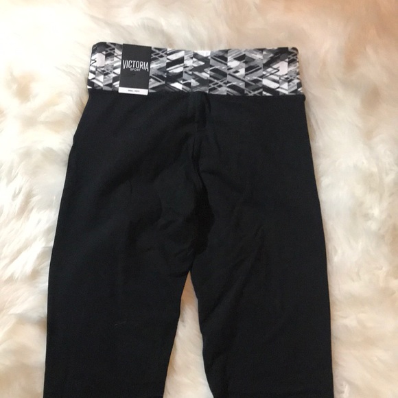 Victoria's Secret Pants - 🖤NWT VICTORIA SPORT LEGGINGS🖤